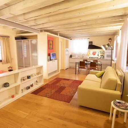Lovely Apartment Sottoriva เวโรนา ภายนอก รูปภาพ
