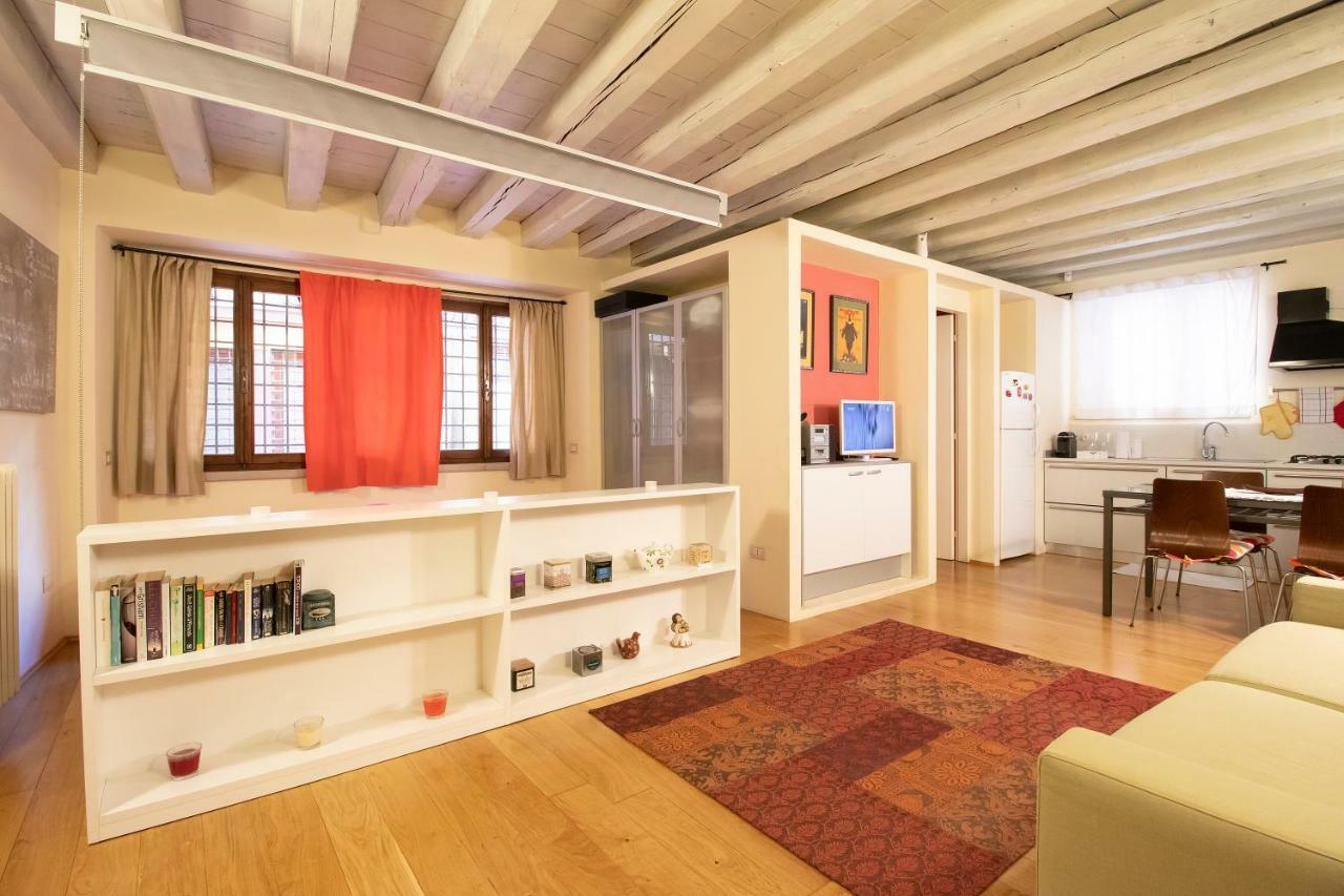 Lovely Apartment Sottoriva เวโรนา ภายนอก รูปภาพ