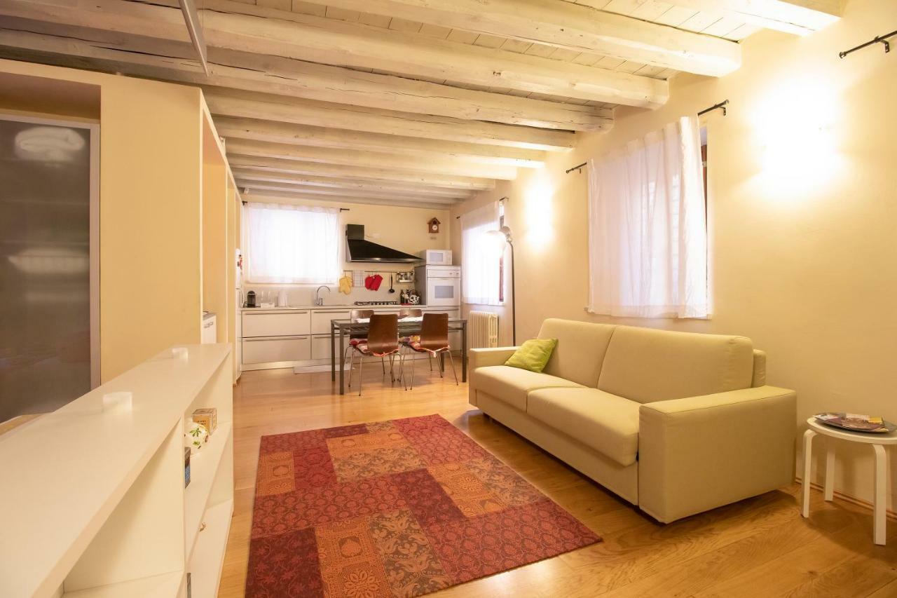 Lovely Apartment Sottoriva เวโรนา ภายนอก รูปภาพ