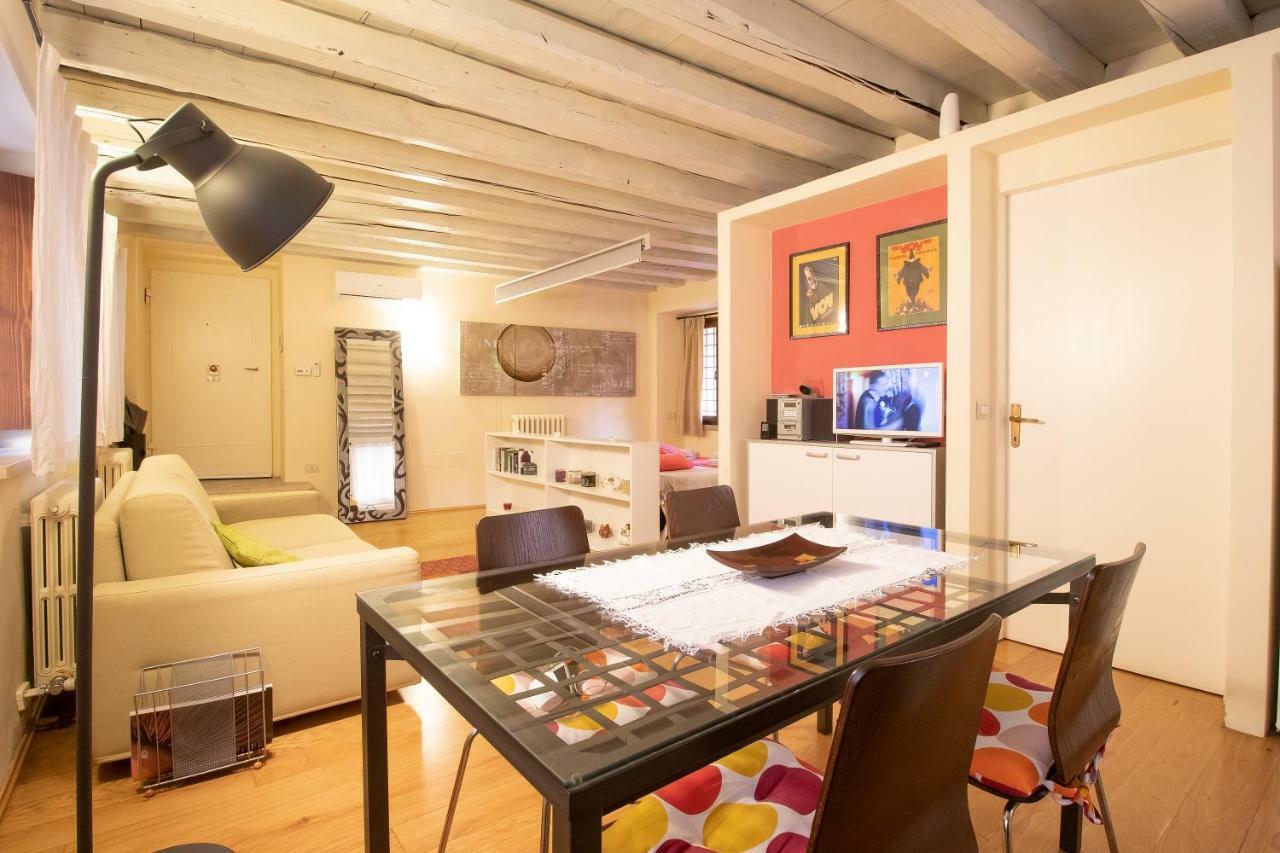 Lovely Apartment Sottoriva เวโรนา ภายนอก รูปภาพ