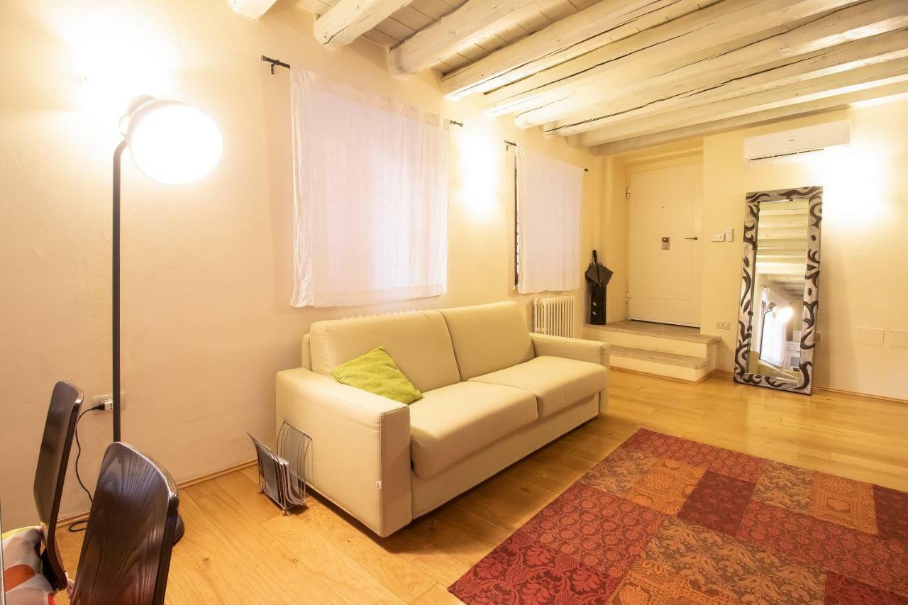 Lovely Apartment Sottoriva เวโรนา ภายนอก รูปภาพ