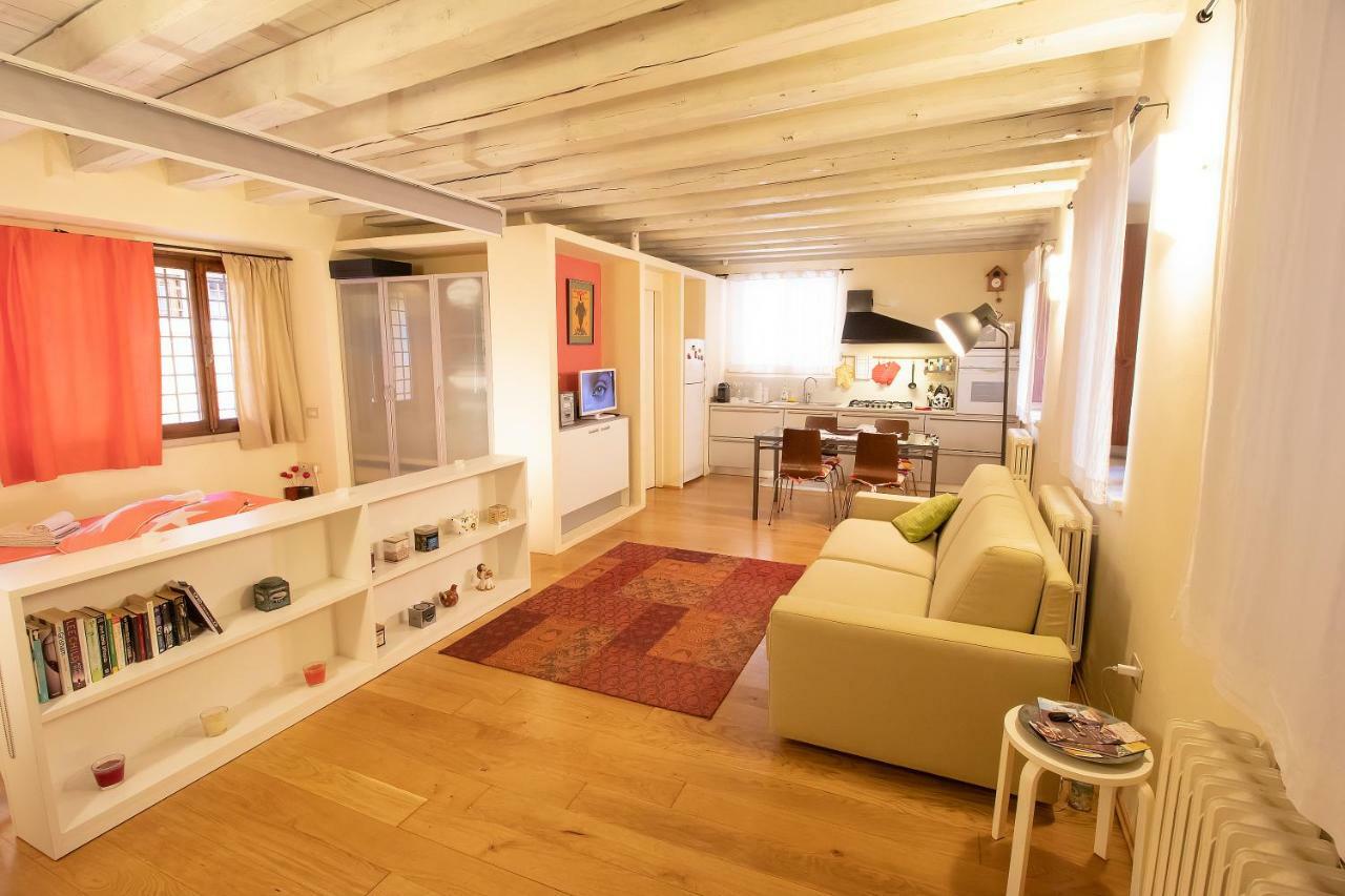 Lovely Apartment Sottoriva เวโรนา ภายนอก รูปภาพ